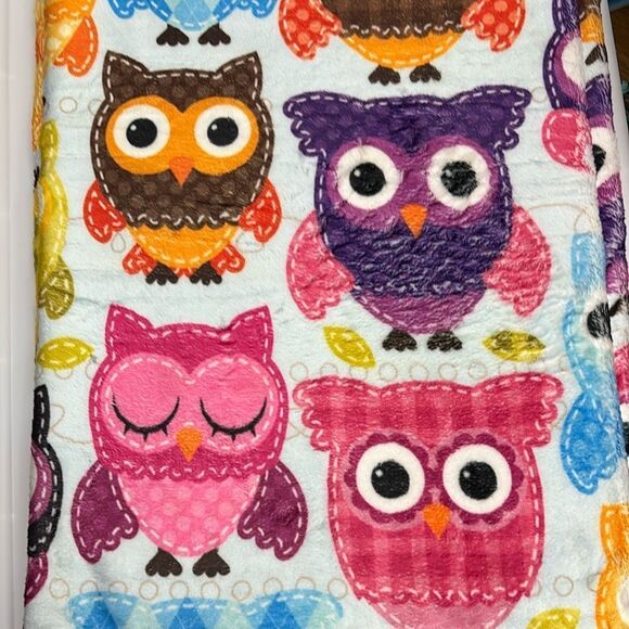 OWL THROW BLANKET - Picture 4 of 6